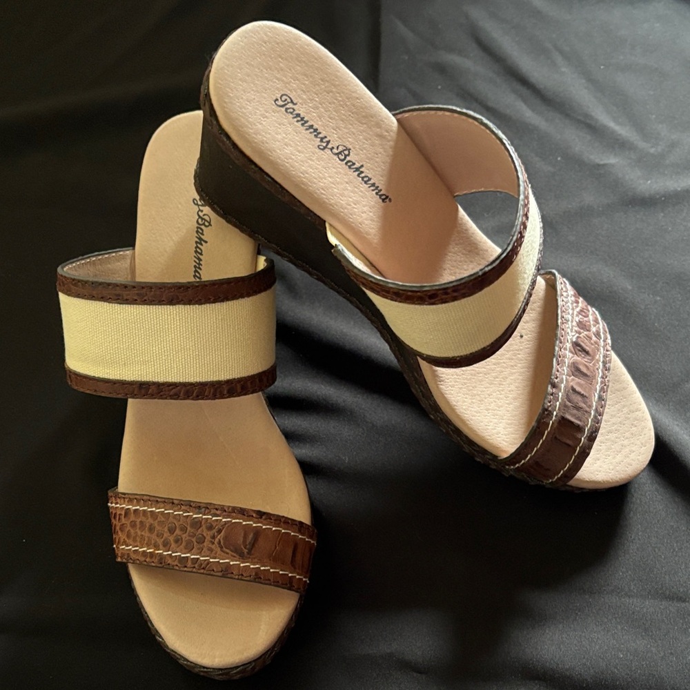Brand New Tommy Bahama Women's Tan and Brown Sandals size 10